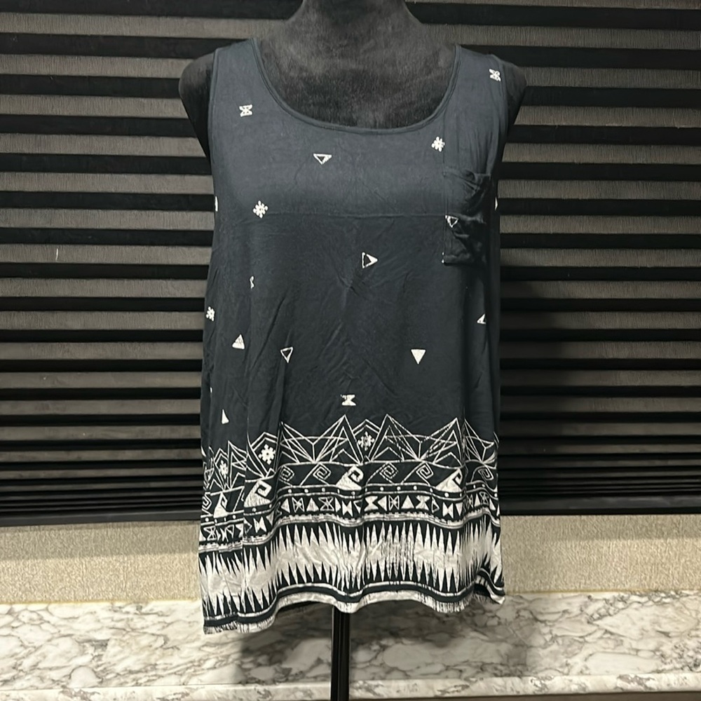 Volcom Women’s Black & White Print Pocket Front Super Soft Tank Top Large